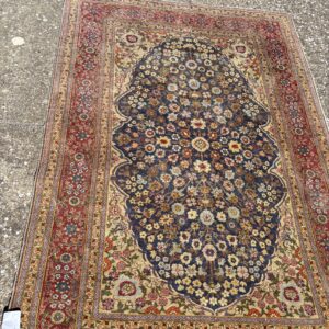 Tappeto HEREKE in seta firmato XX secolo cm 175 x cm 120.