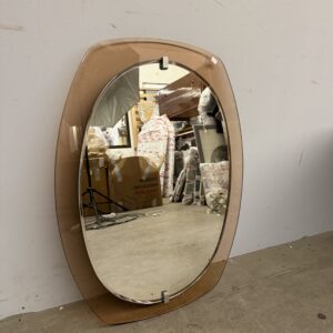 Specchio vintage da parete con cornice in vetro rosa per Veca, anni '60, 80x60cm