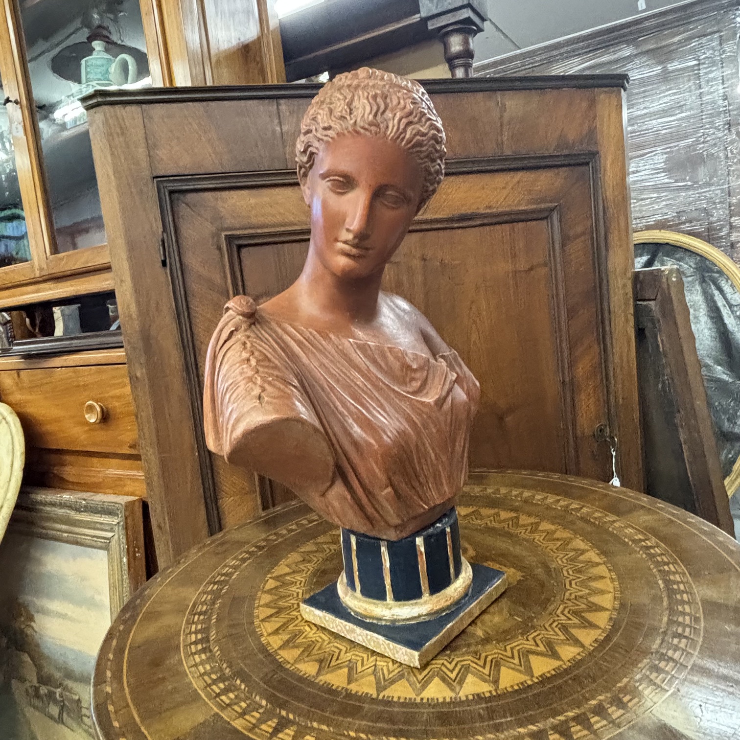 Antica splendida scultura in terracotta patina XIX secolo con base in legno dipinto .  Ottimo Mis h cm 52 Largh cm 36 prof cm 20