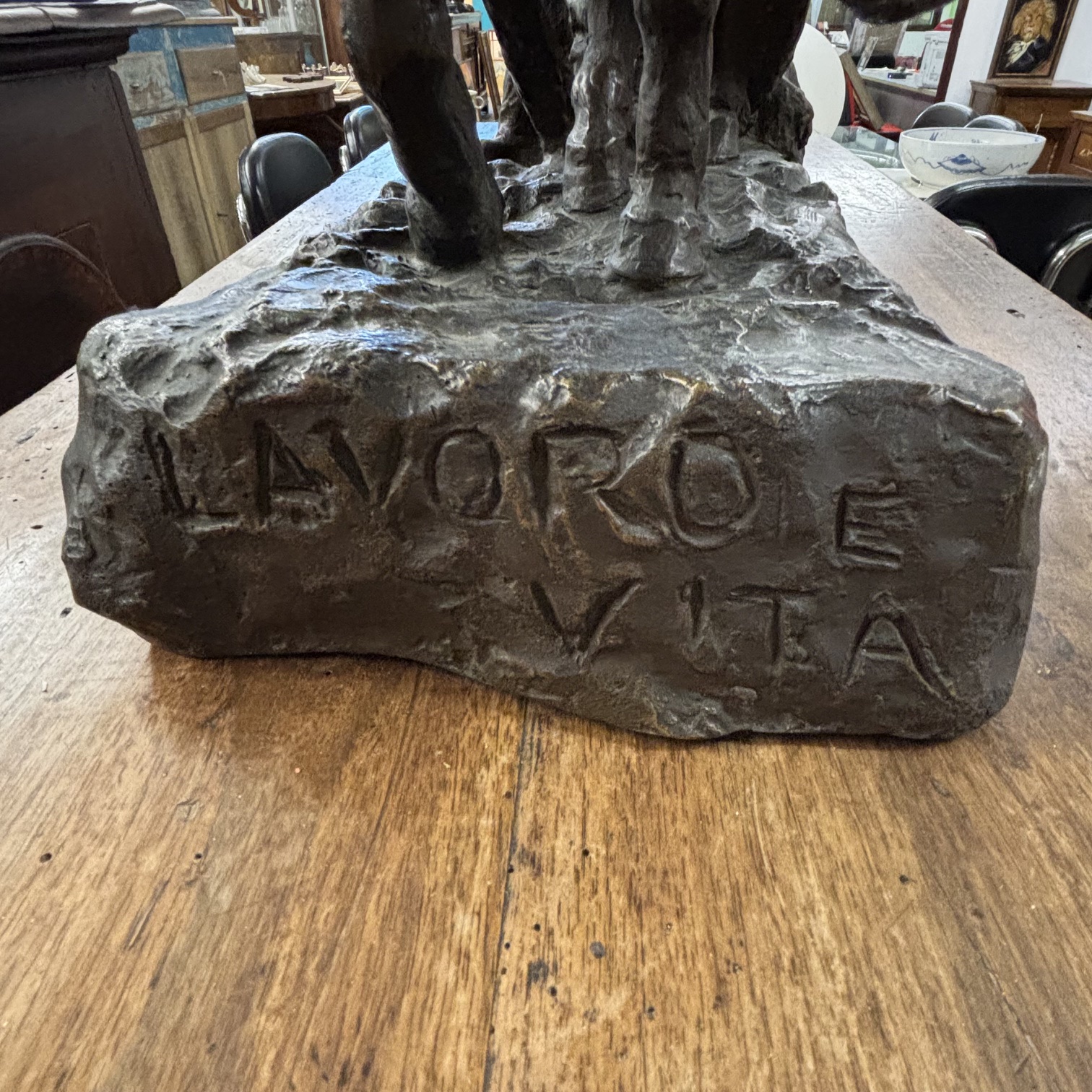 Antica scultura in bronzo “Lavoro e Vita “ Verismo 1910-1920 di Giuseppe Gronchi(1882 -1944) . Mis 65 x 35 h 23 - immagine 6