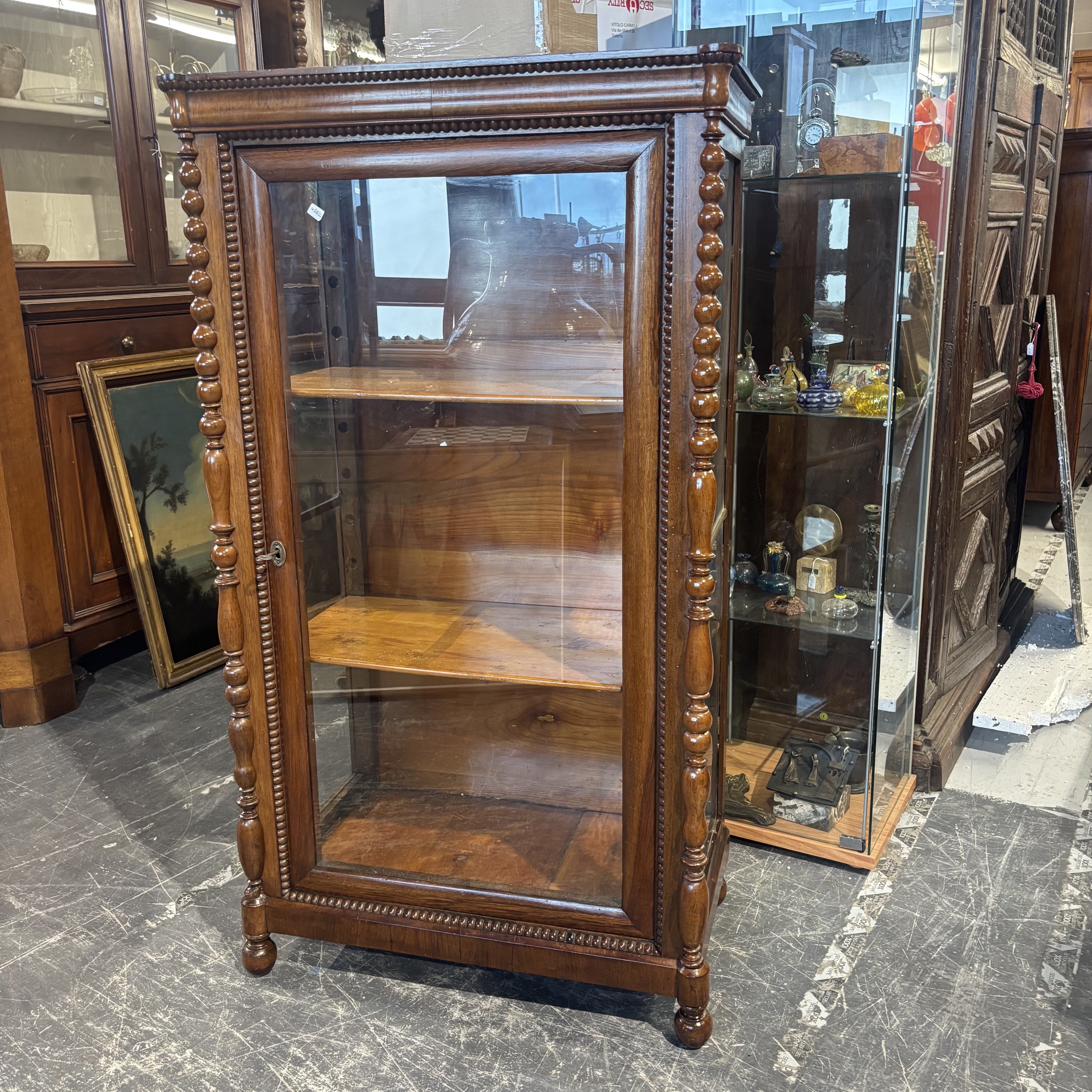 Antica piccola vetrina Libreria Carlo X 1820 in noce massello restaurata. Mis H cm 134 L76 Prof cm 42 - immagine 2