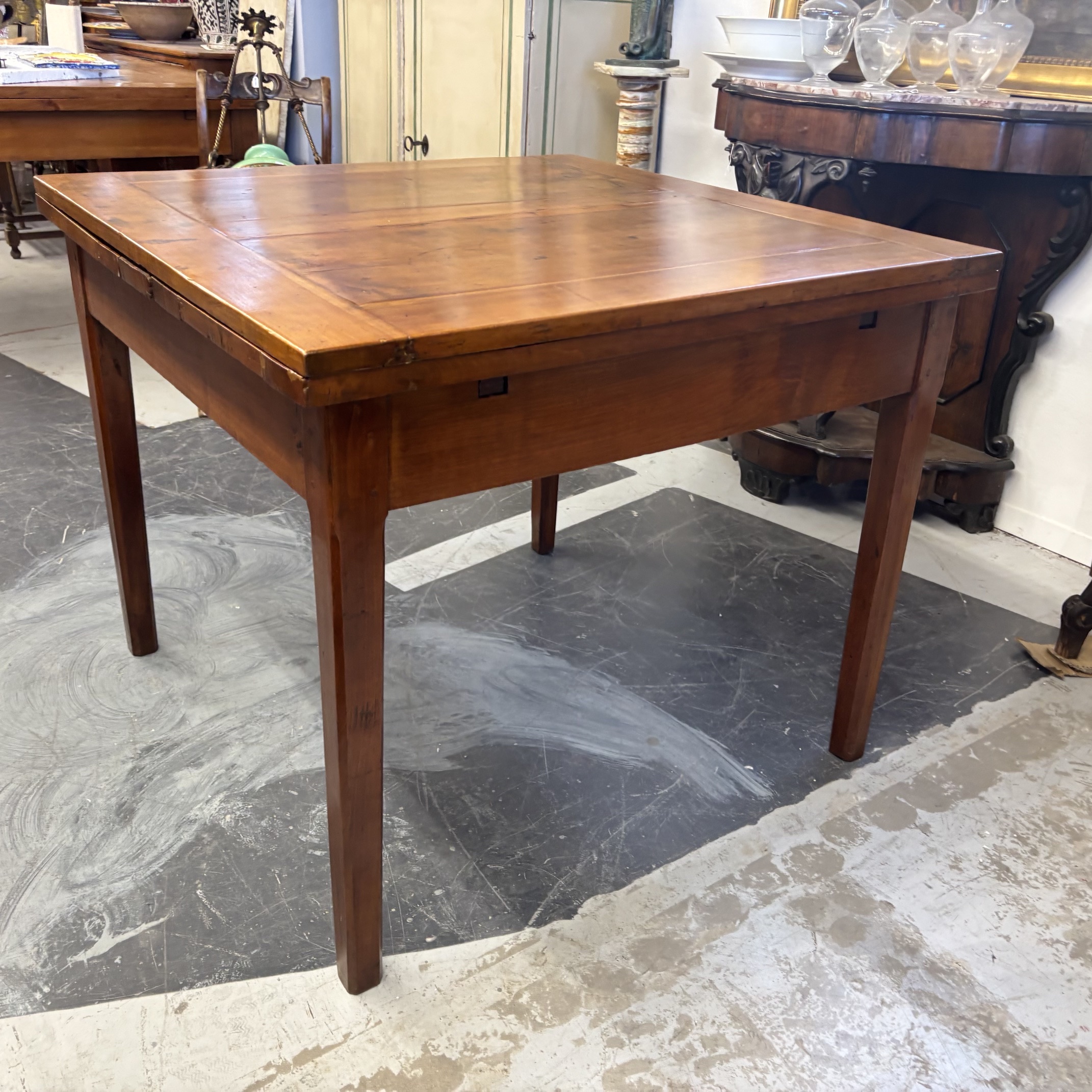 Antico tavolo LUIGI XVI - 1770 ciliegio a tiro allungabile. Mis 100 x 100. Aperto cm 186 - immagine 3
