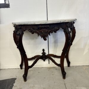 Alternative view of Antica console Luigi Filippo metà 800 noce massello intagliato. Marmo Bardiglio. Mis 112 X 54. Hcm 95