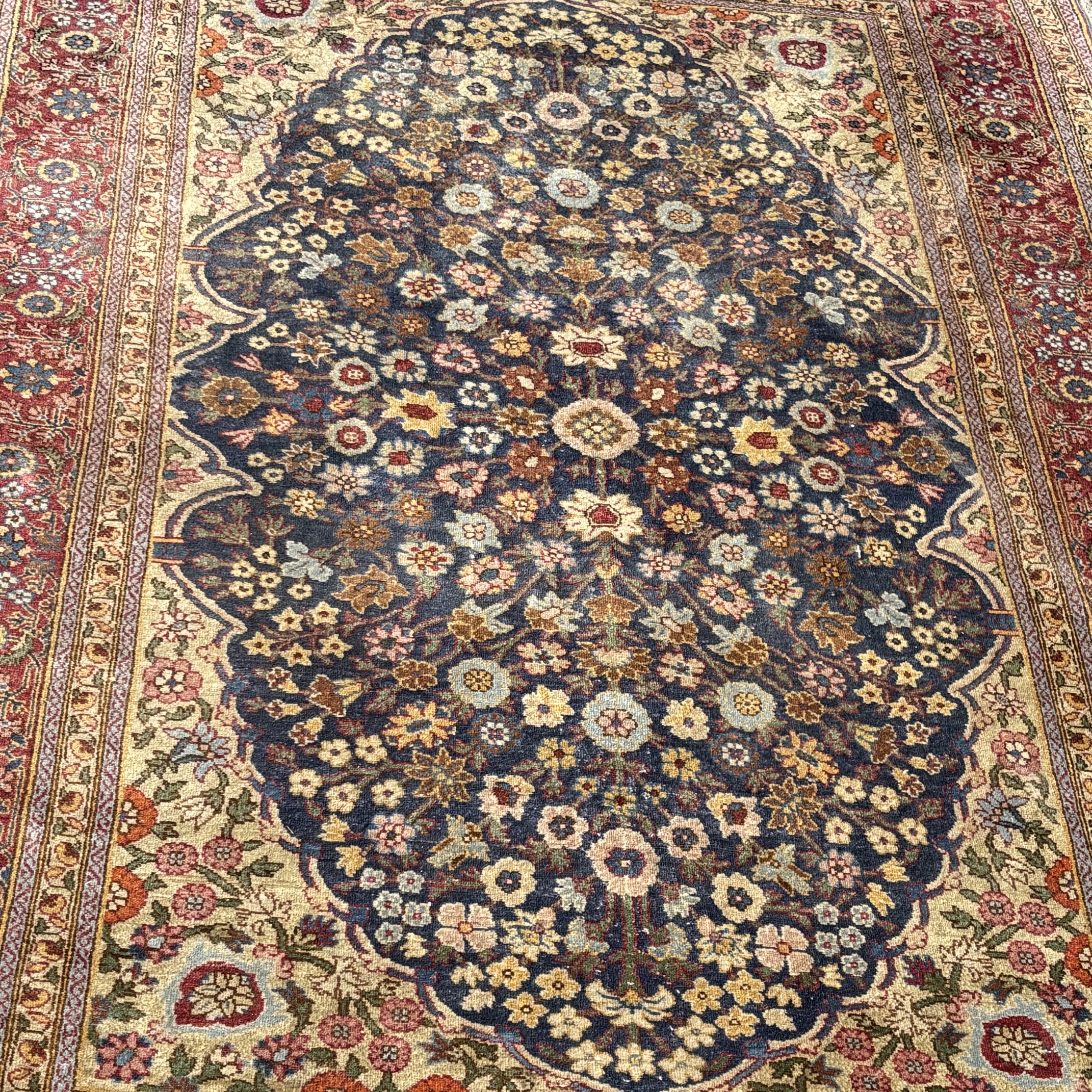 Tappeto HEREKE in seta firmato XX secolo cm 175 x cm 120. - immagine 3