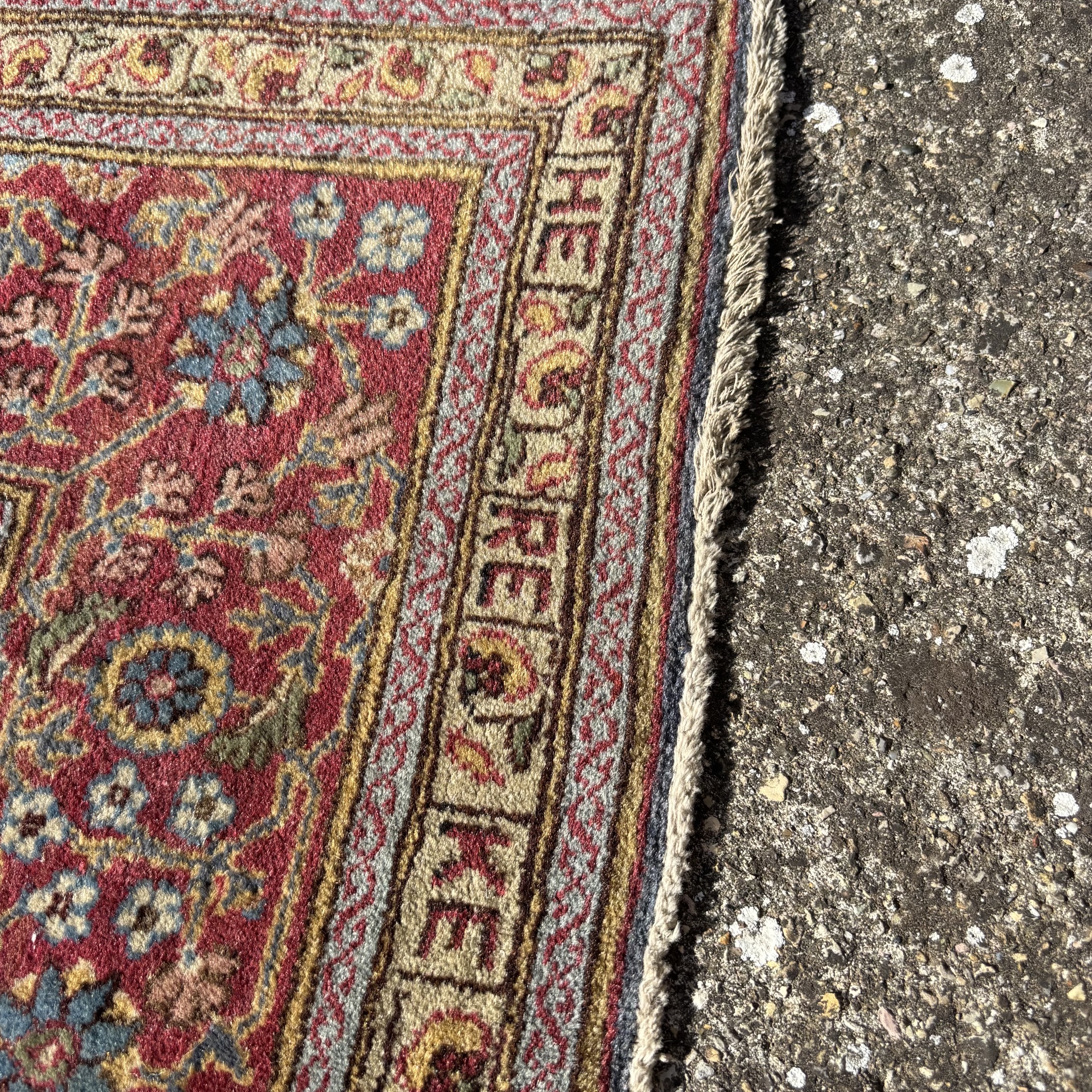 Tappeto HEREKE in seta firmato XX secolo cm 175 x cm 120. - immagine 8