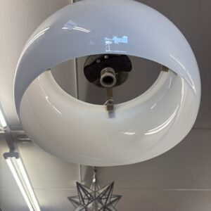Alternative view of Lampadario Omega di Vico Magistretti prod Artemide 1960 .Vetro e metallo. Icona del design